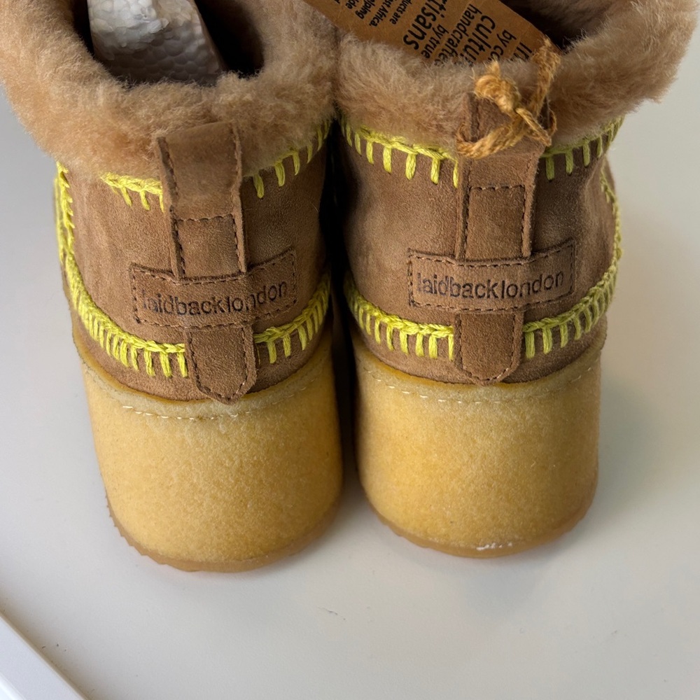 NEW‎ Laidback London Shearling-Lined Suede Ankle Booties Tan Boho Luxe 8 - Picture 4 of 7